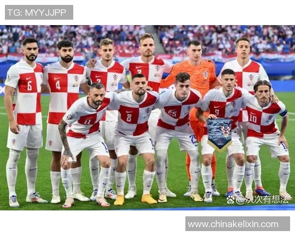 2012年欧洲杯小组赛精彩回顾与球队表现分析